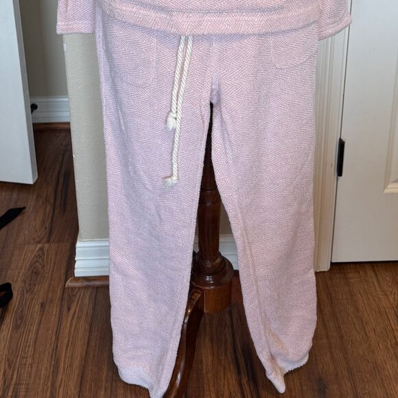 Faherty Lounge Set - Picture 2 of 9